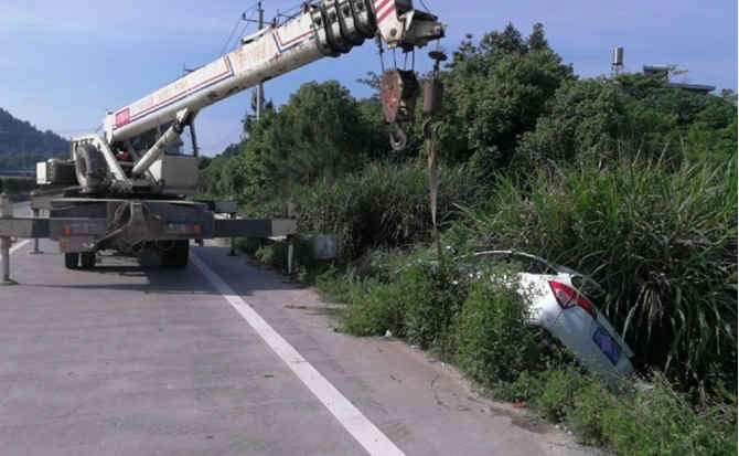 浮山重载吊车救援